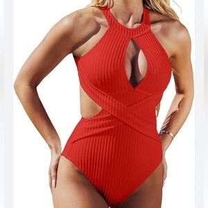 CUPSHE Red Textured Halter Cutout One-Piece Swimsuit Clasp Back & Neck Monokini